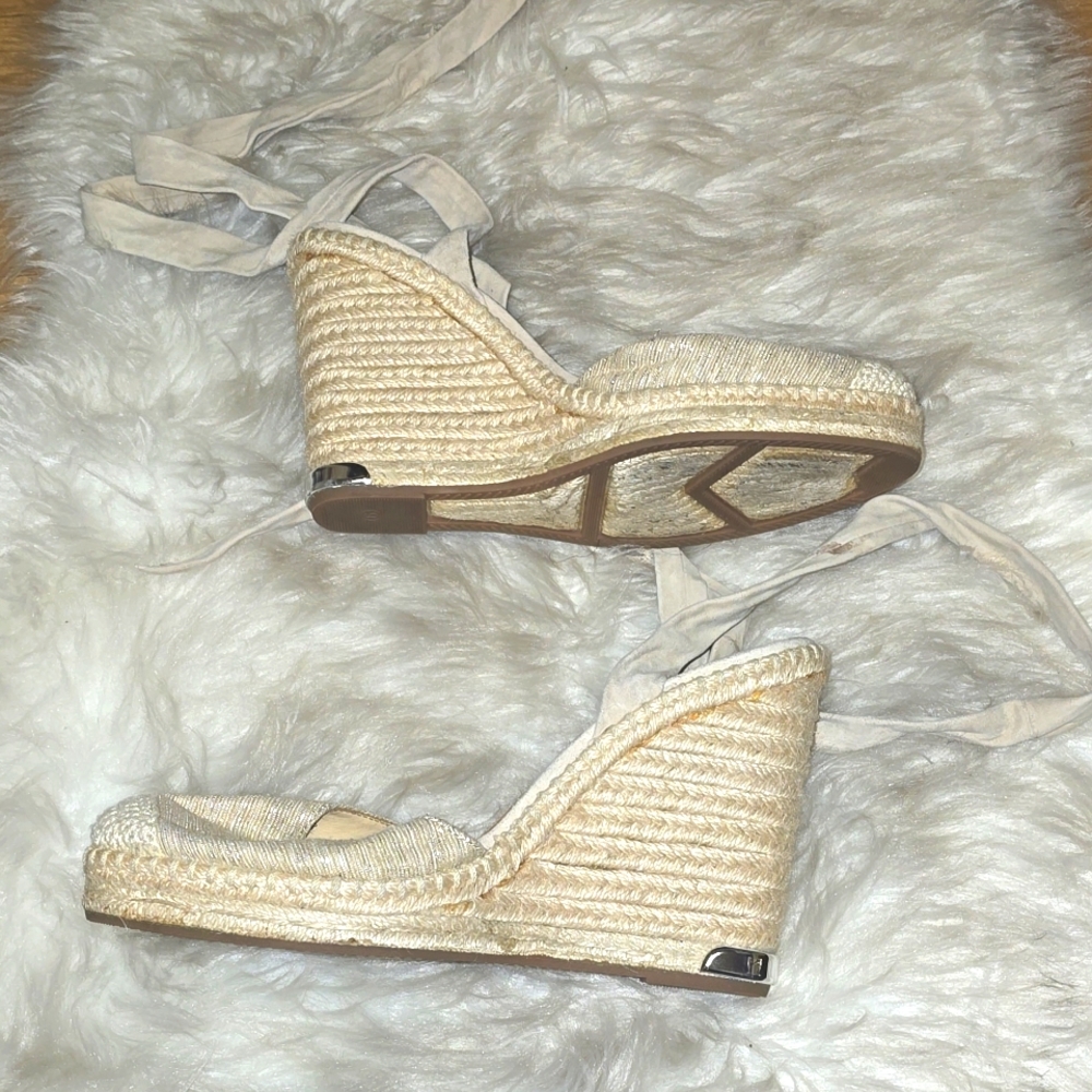 Ivanka Trump Cream Wedges - Picture 9 of 11